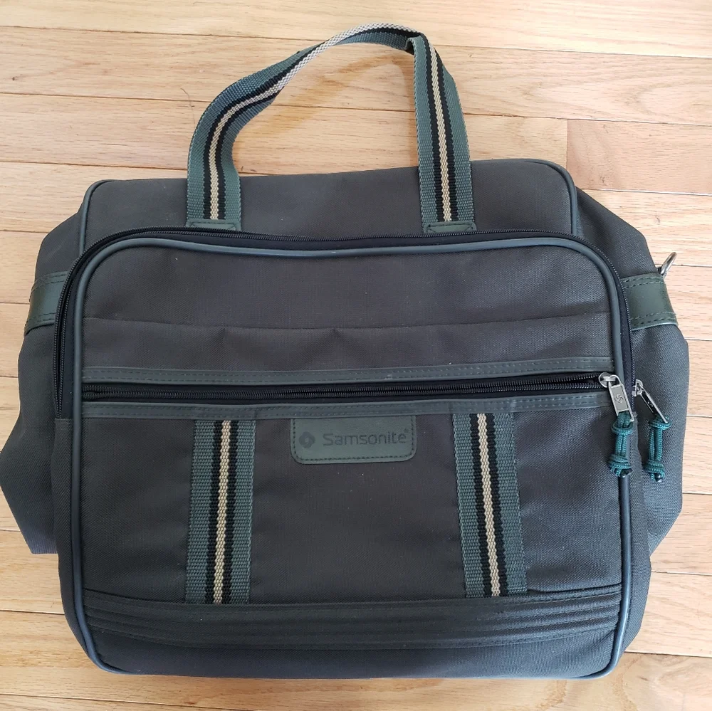 Samsonite Carry on Overnight Canvas Bag Green Shoulder Strap Weekend Travel Tech